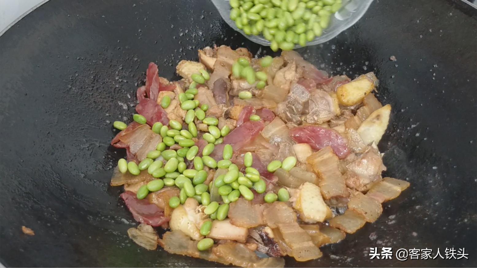 客家焖鸡饭放什么好吃,客家鸡煲饭家常做法