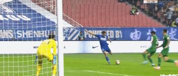 国安以2比0击败广州恒大,恒大上港紧追国安鲁能落败