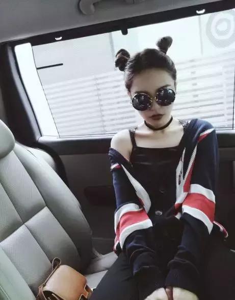 现在女生发型都是披头散发,女士新潮发型2020流行发型