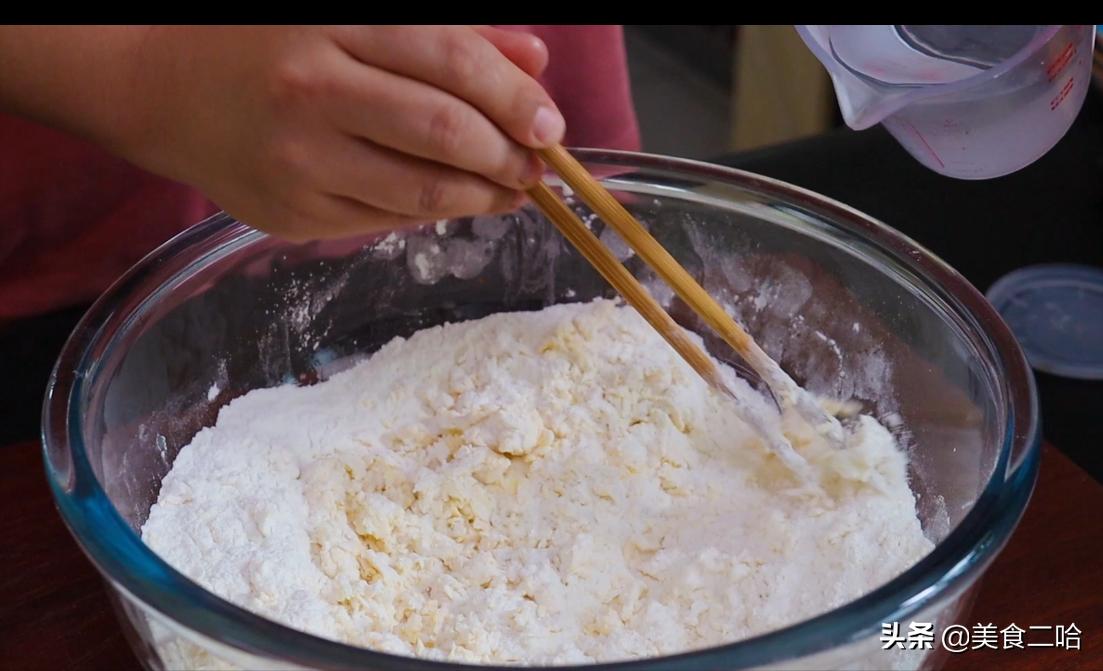 炸油条一斤面放多少脆皮油条粉,用脆皮油条膨松剂炸油条的方法