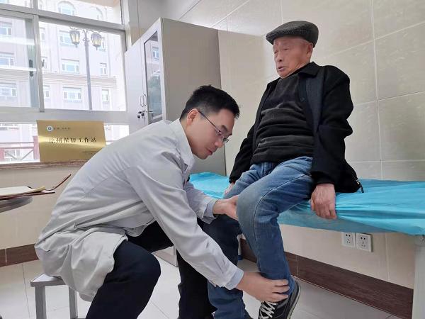 70岁老人o型腿能矫正吗,老年人o型腿最快变直的方法