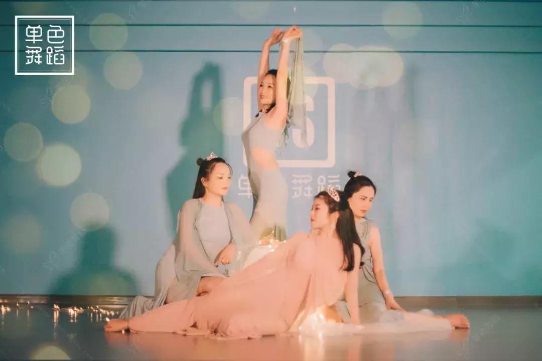 千万不要来学跳东方舞,太恐怖了