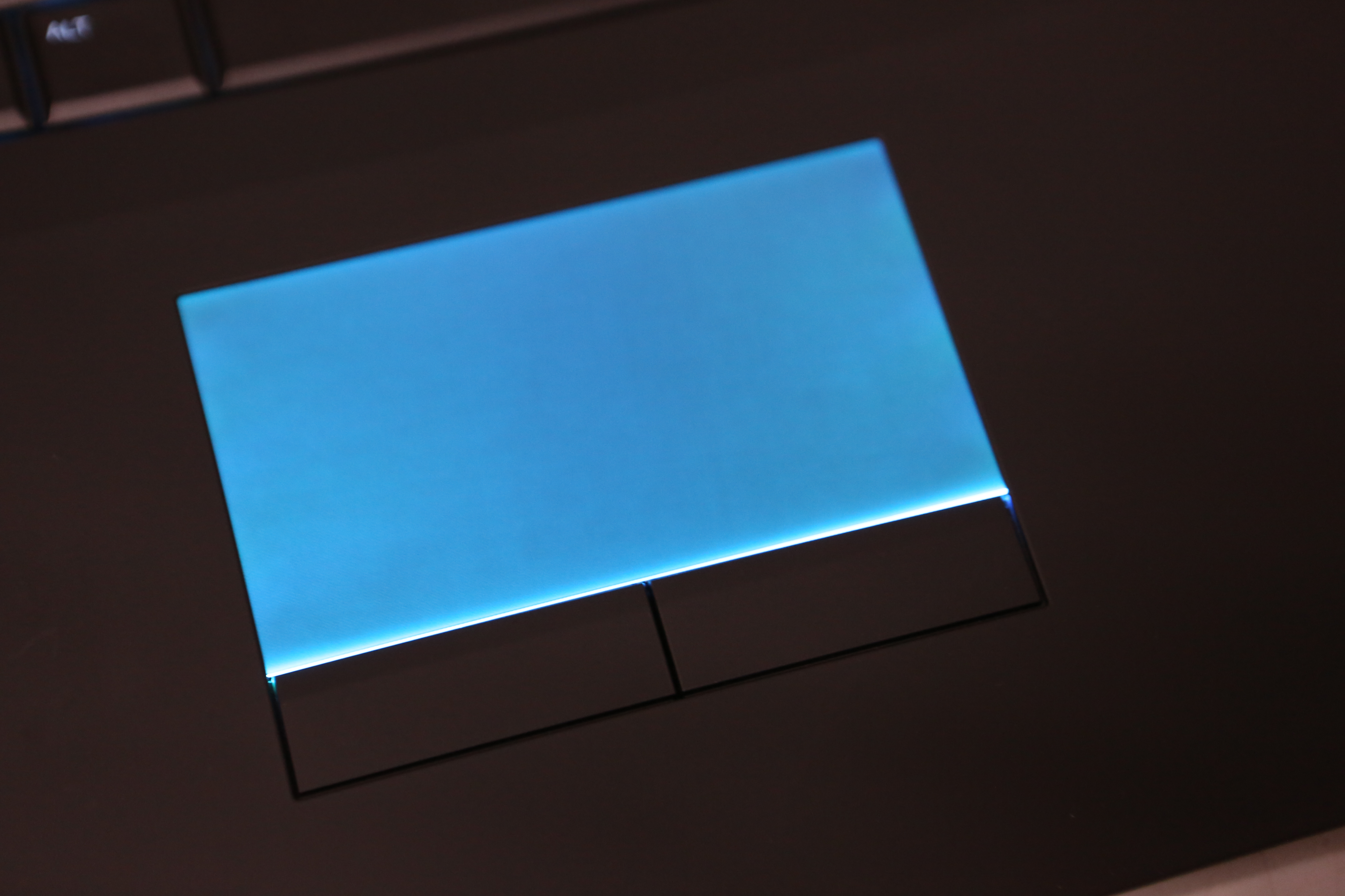 i9-8950HK处理器、GTX1080显卡，外星人这台游戏本的配置满级了！