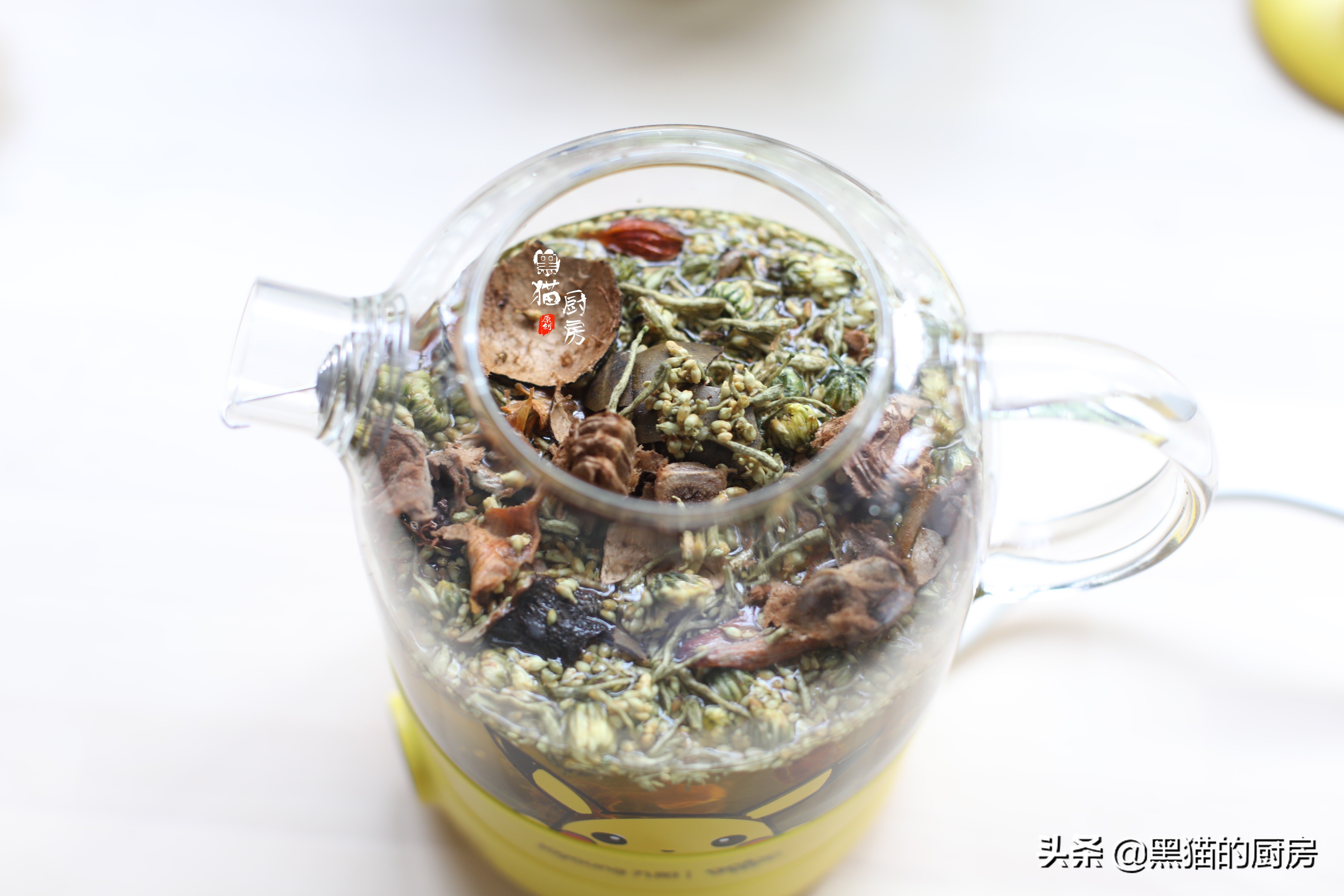 天冷，少吃水果多喝“五花茶”，一次一壶，微甜回甘不怕口干口苦