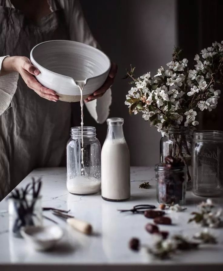 关于牛奶的这些知识你真的了解吗,牛奶虽好哪10类人不宜喝牛奶