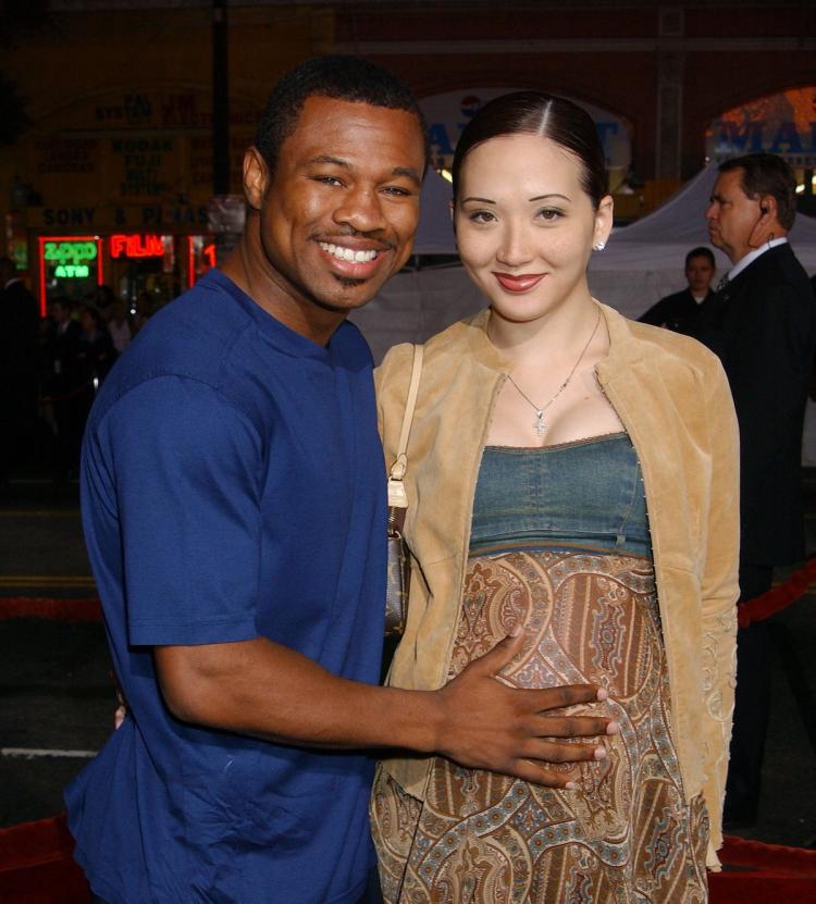 美国拳王*韩国娶**女粉丝！一年花光千万资产，腰带被偷走拍卖