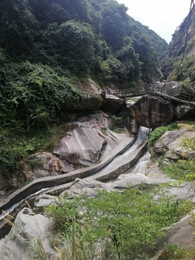 湖南沱龙峡漂流地点推荐,湖南沱龙峡漂流