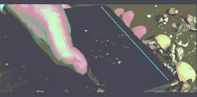 iphone12屏幕有没有贴膜,iphone12屏幕有必要贴膜吗