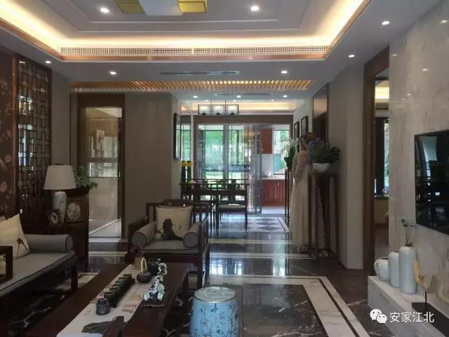 均价6500但是首开有五千多的房源,均价5500一平新盘