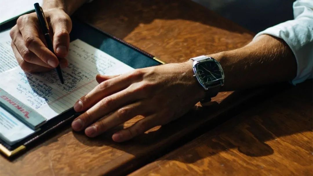 优质声线的PK，各大企业都上线播客平台，下一波走红将是中文播客