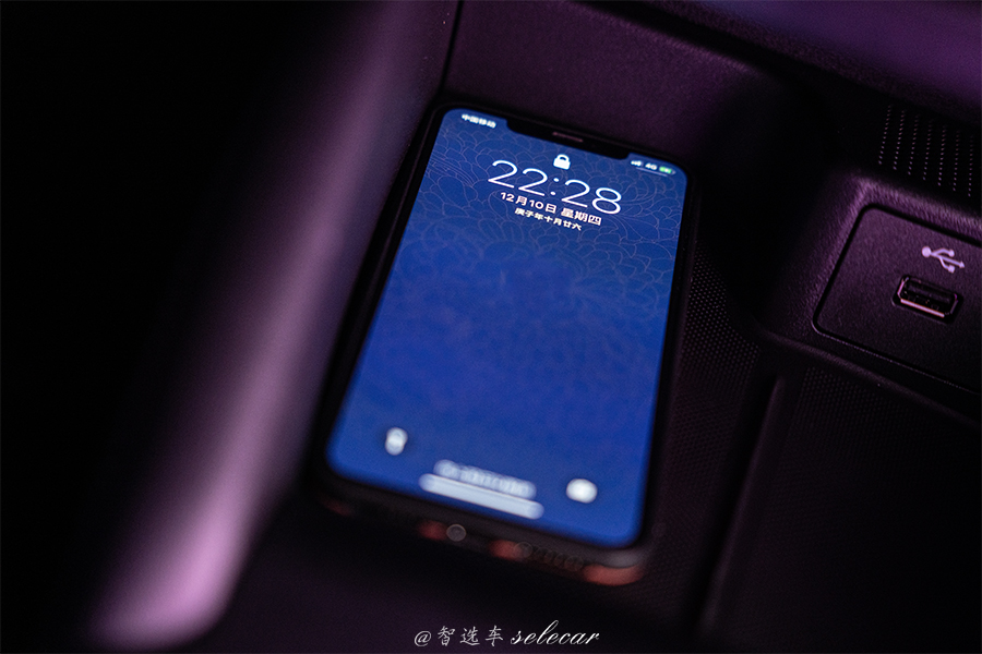 2021福克斯ecoboost180两厢,福克斯2021款三厢180自动锋潮型