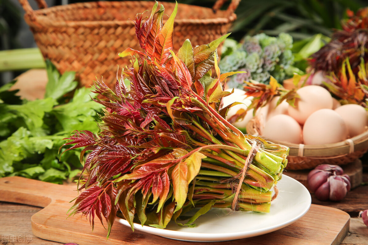 春天吃这几种野菜比吃啥补药都好,春天超嫩野菜做出来的米果香喷喷