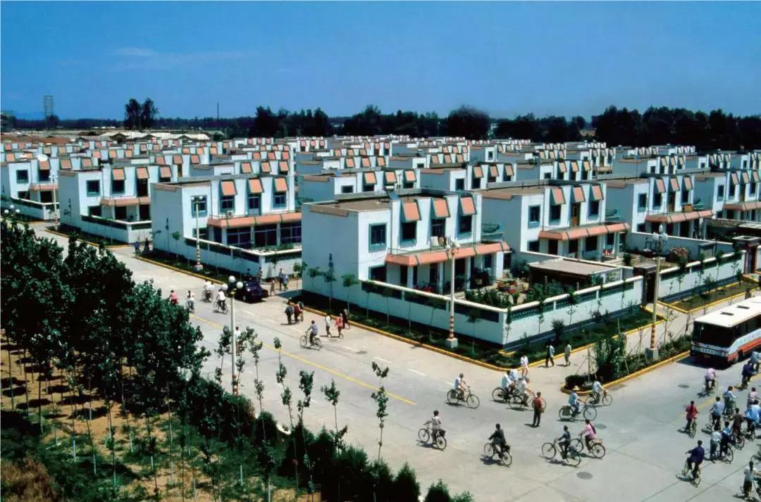 70张照片合集视频,70年衣食住行对比图