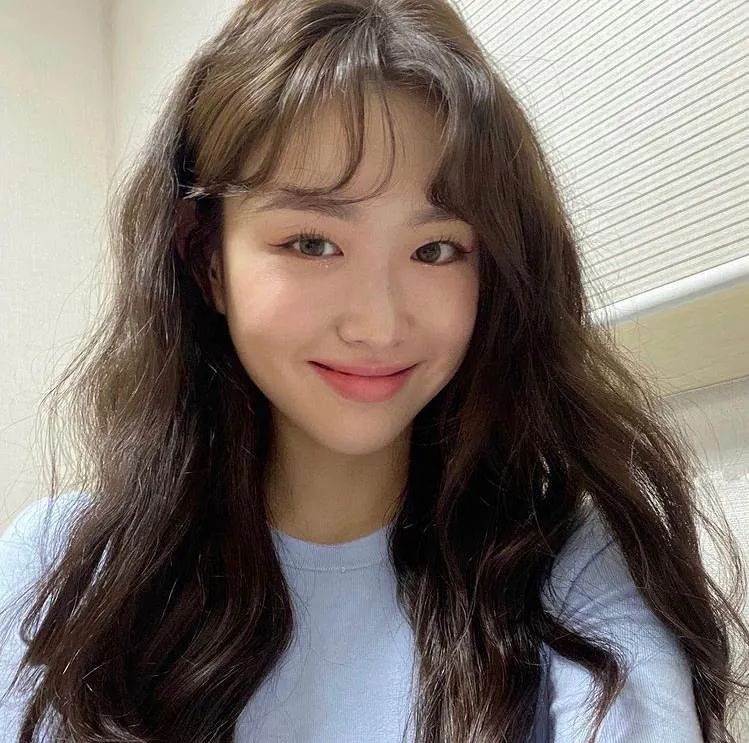 柳岩大波浪发型,适合头包脸的发型推荐