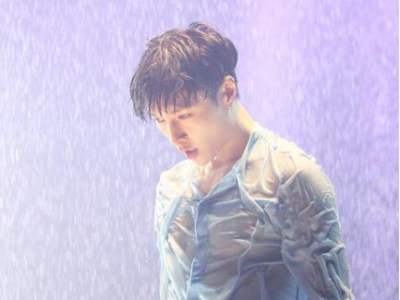 张艺兴从小绵羊到流量王完整版,张艺兴一直努力只为最好的表现