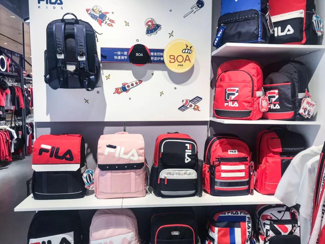 200-500儿童书包,儿童书包买轻便的还是减压的好