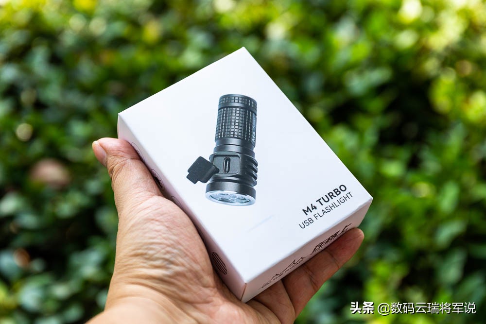 m4强光手电筒,真正的迷你强光手电筒太炫酷了