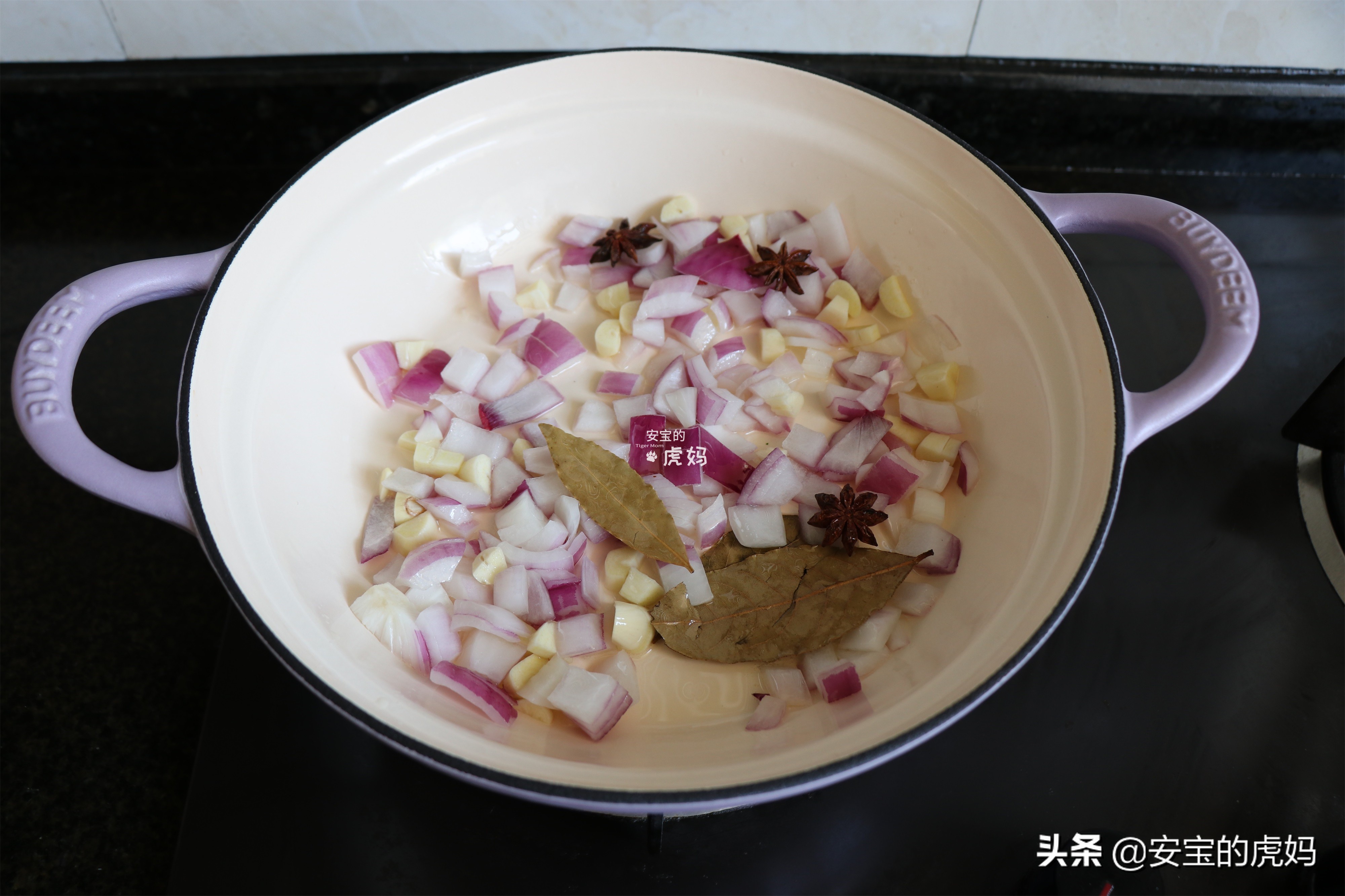 牛腩久煮不老的好方法,土豆西红柿炖牛腩怎么做好吃又烂