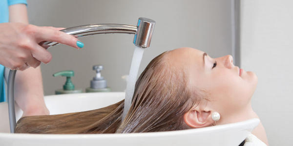 头发中段严重分叉断发是什么原因,头发特别细是什么原因