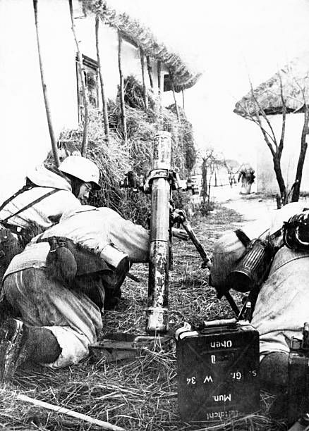 二战时期德国60毫米迫击炮,美军60毫米迫击炮大战日军掷弹筒