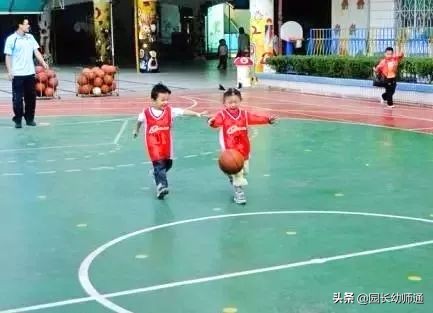 幼儿园小朋友喜欢玩的游戏,幼儿园师幼互动球类游戏大全
