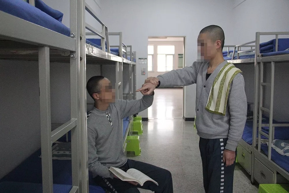 进了监狱心里挺踏实的,进了监狱出来是本性难移吗