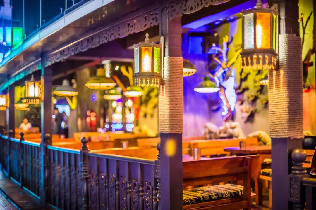 本届新晋跨界时尚玩家，竟然是家小酒馆？