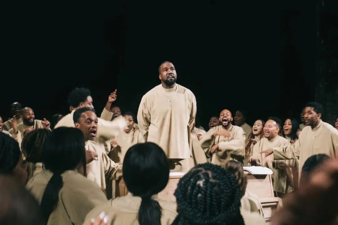 OFFWAY-很潮 深度Kanye发布Yeezy Season 8，却被女儿抢了风头