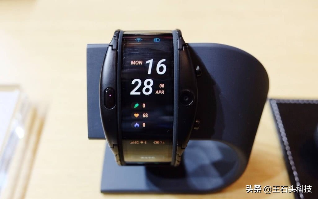 努比亚发布柔性屏手机,柔性屏新物种努比亚阿尔法腕机