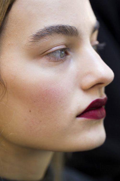 做好护肤什么意思,底妆遮瑕为主粉底为辅