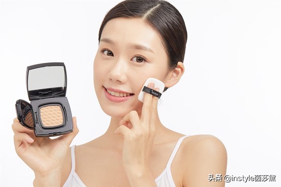 如何正确使用气垫cc霜的视频,气垫cc霜是干什么用的