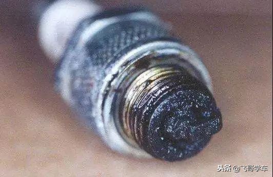 摩托车ngk火花塞真假图,怎么区分ngk火花塞的真假