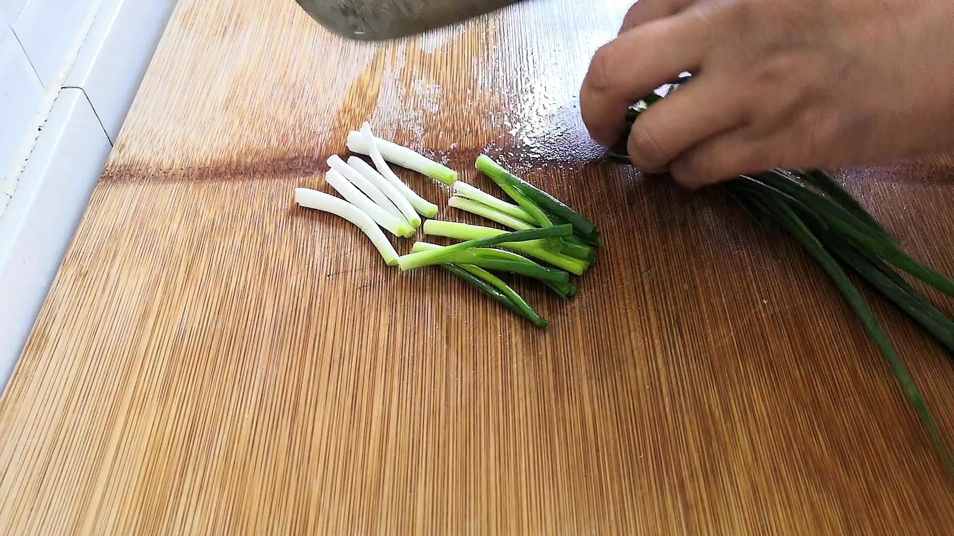 家常红烧带鱼甜口的怎么做,简单又好吃的红烧带鱼怎么烧