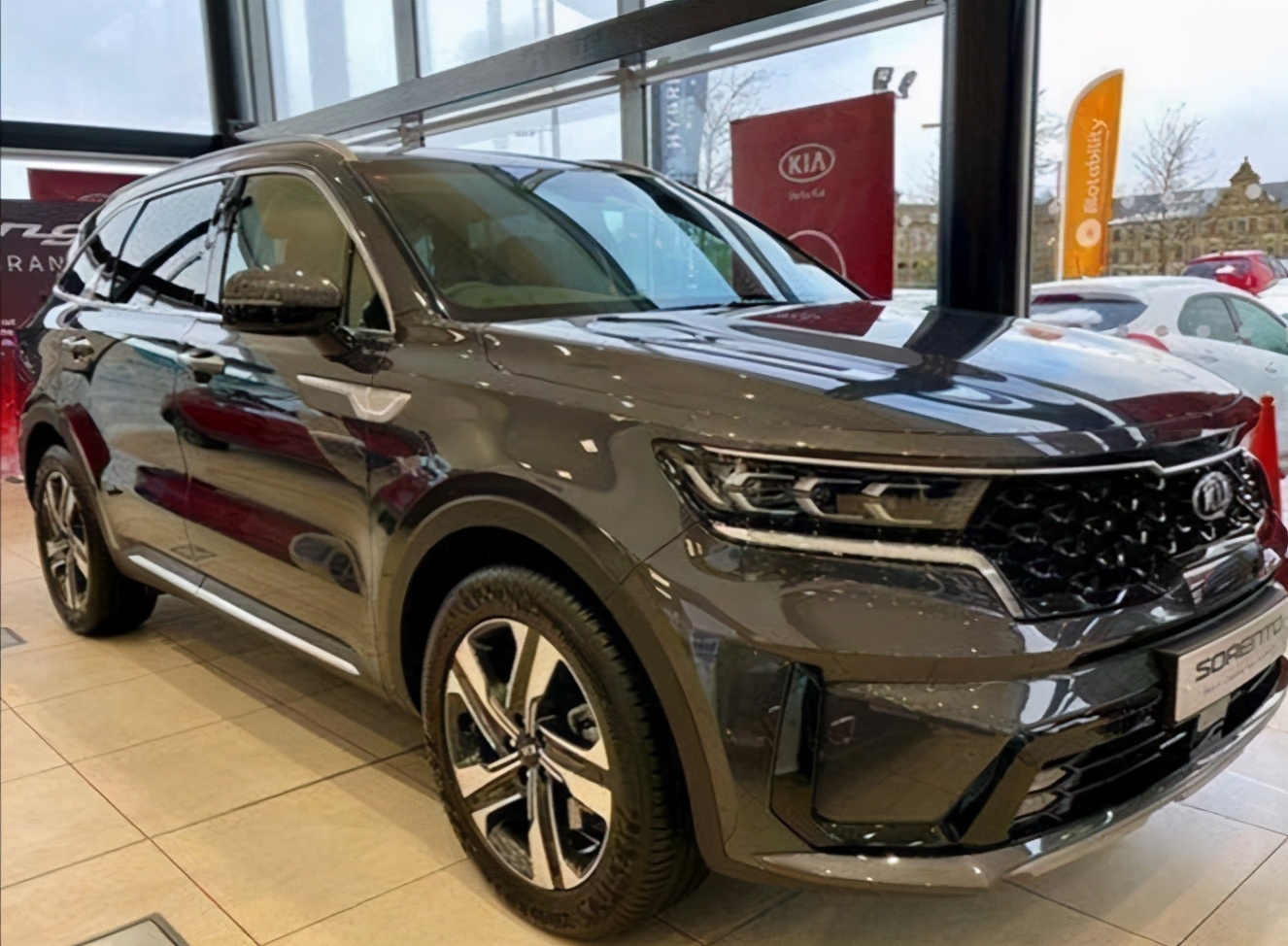 韩系“大七座”索兰托来袭,1.6T+四驱,空间媲美丰田汉兰达