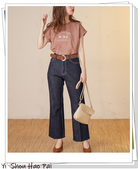 女星喇叭牛仔裤搭配,风衣搭配喇叭牛仔裤