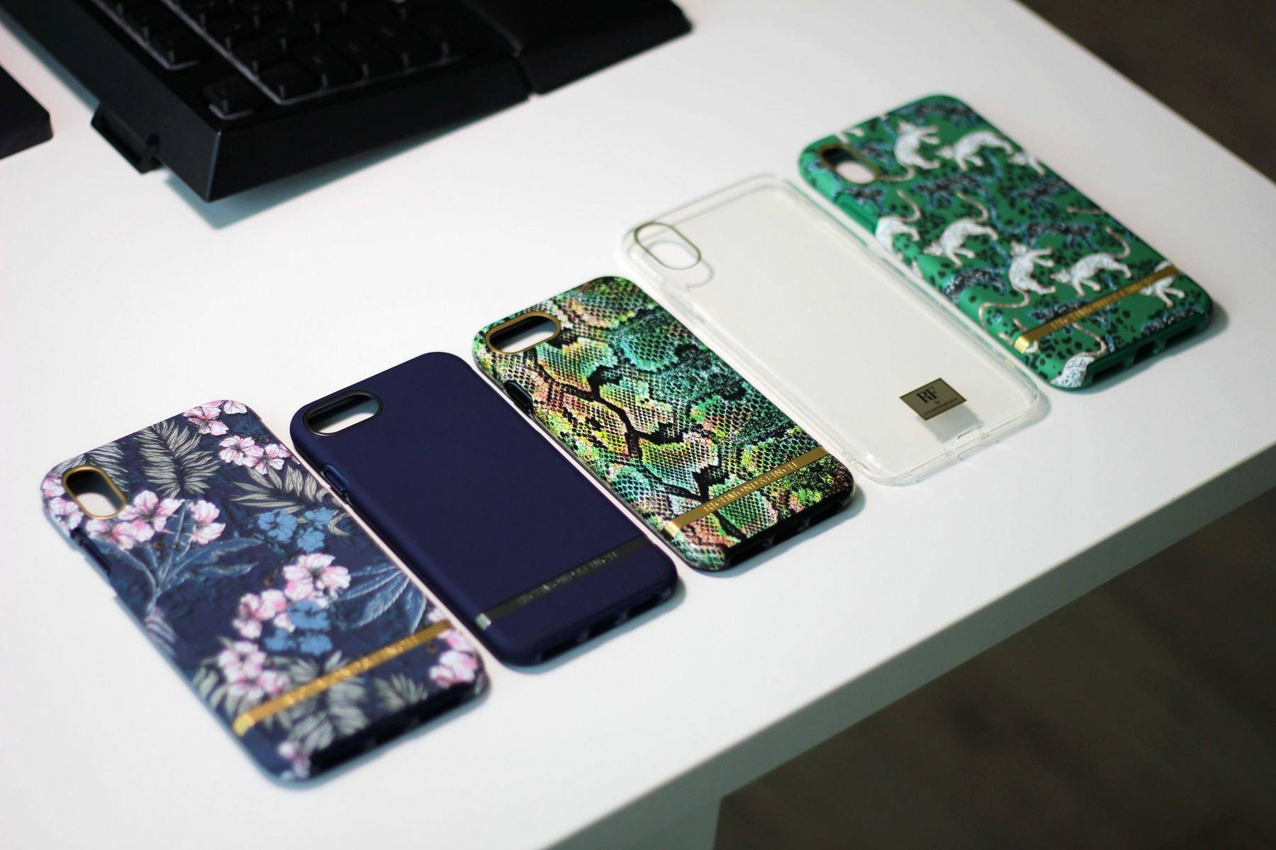 richmondfinch苹果xsmax手机壳,换一张新的手机壳