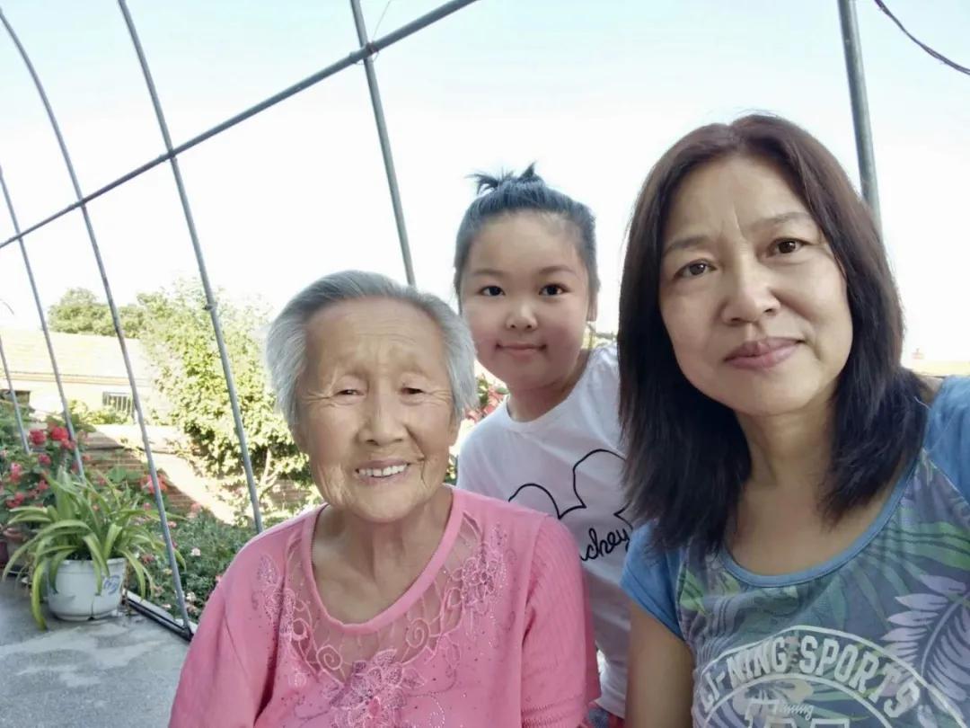 开原市回报亲恩的左秀萍