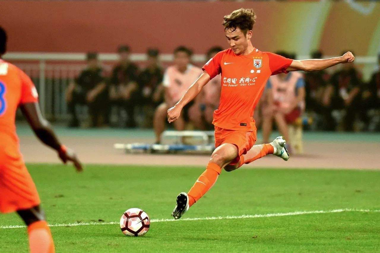 鲁能边前卫最新消息,鲁能最强中后卫