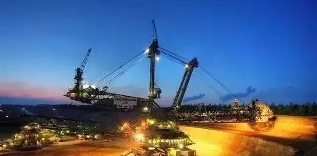 足以震惊世界的八个超级工程,盘点全球巨无霸工程机械