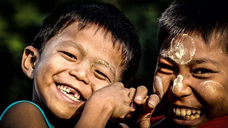 缅甸翡翠饰品大全,缅甸翡翠百万级别的翡翠