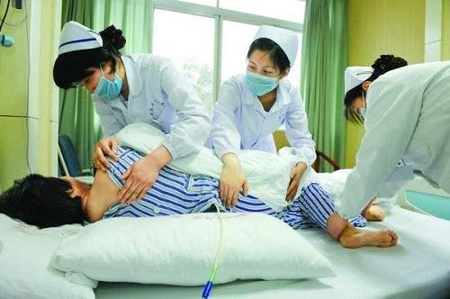 输了液的静脉炎多久才能好,静脉输液发生静脉炎的处理方法