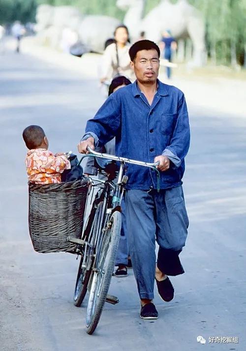天津青年路的老照片1990年,天津市南京路图片