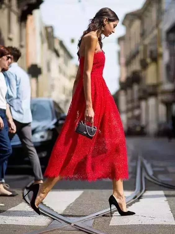 盘点今年流行的连衣裙,今年流行碎花连衣裙吗