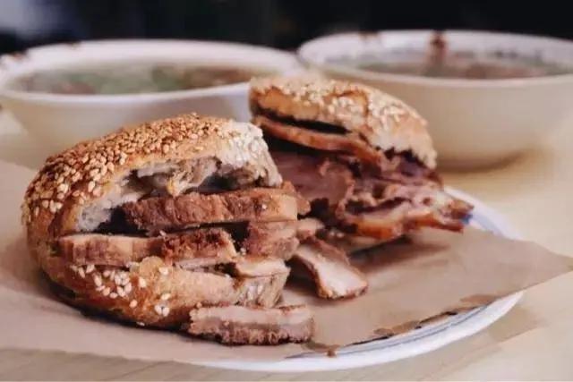 55天紧急状态，你看天津几分像从前，早点硬菜点心安排起来