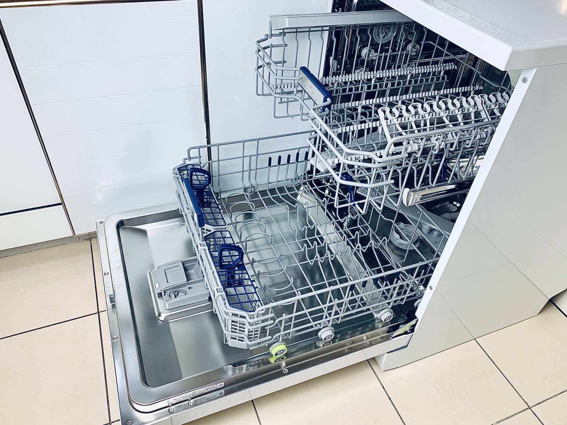 洗碗机选购攻略物美价廉,洗碗机怎么选购技巧和方法