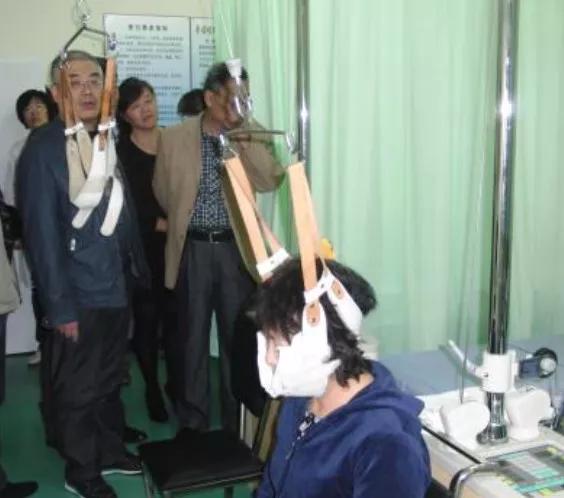 头疼脖子僵硬手麻怎么回事,头疼手麻脖子僵是什么原因