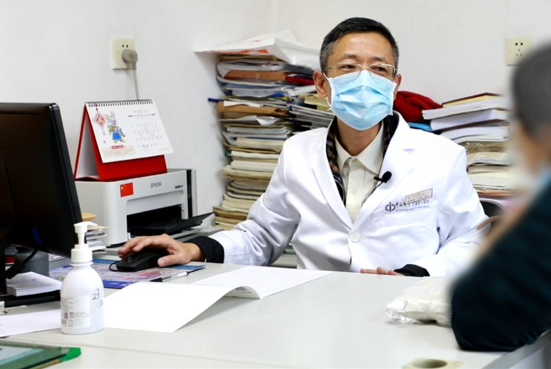 70岁老人化疗后手和脚肿正常吗,老人化疗之后身体越来越差