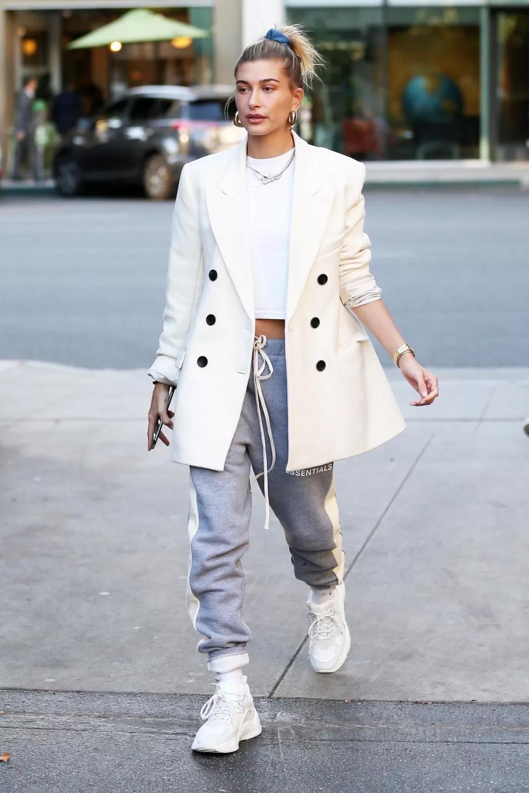 白色秋冬高级感穿搭,高级感白色秋冬穿搭