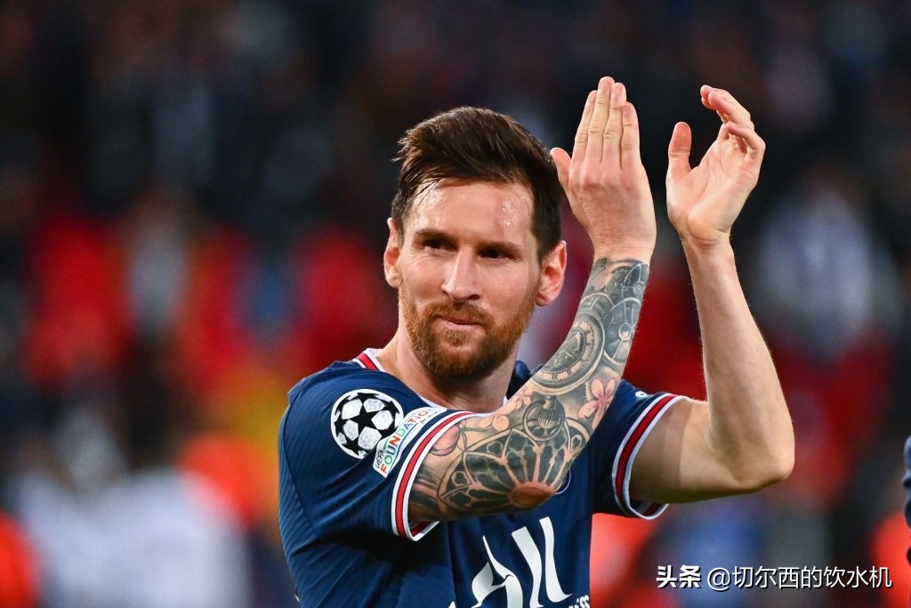 梅西人墙贴地斩,团队至上