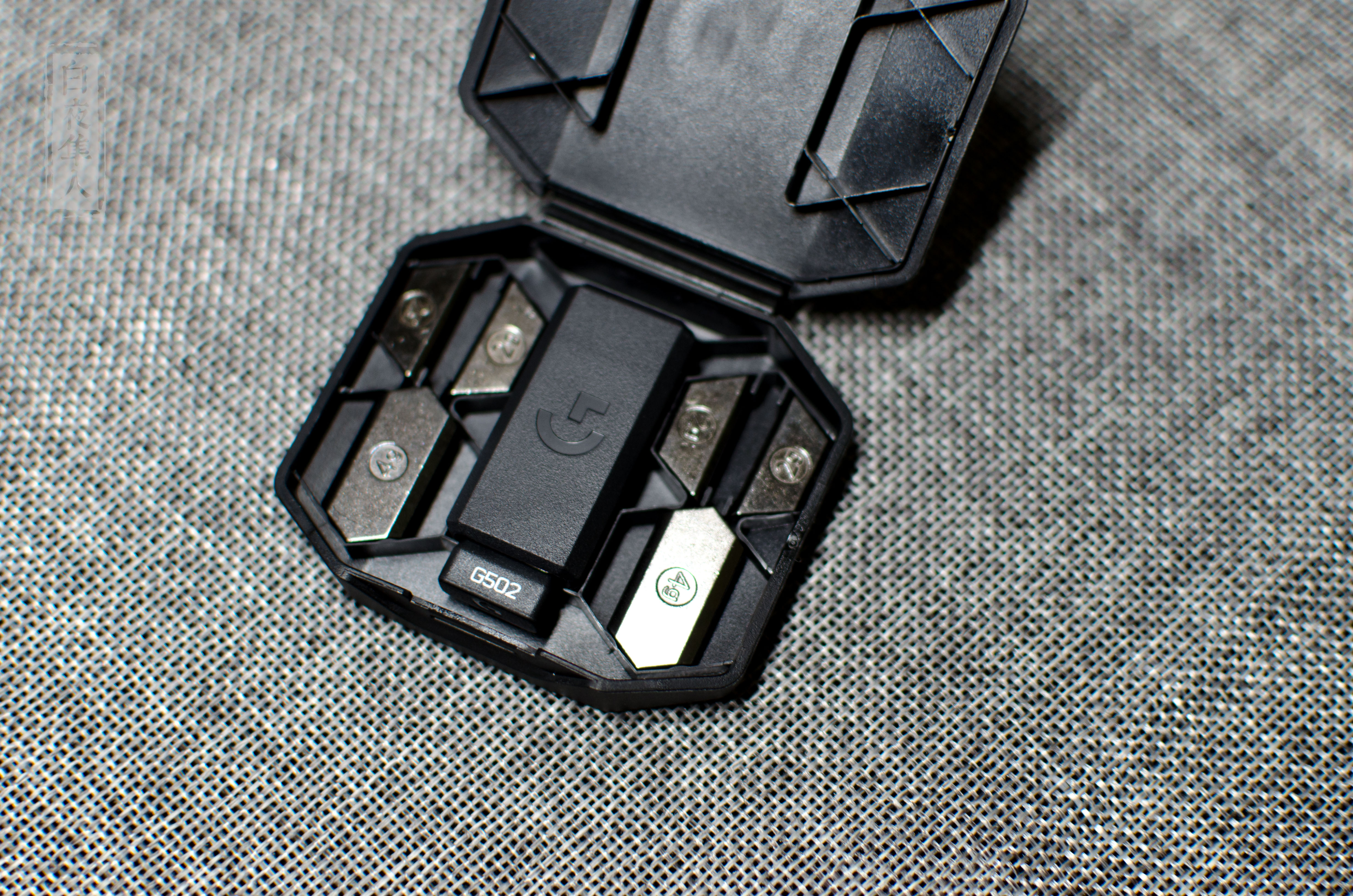 罗技g502lightspeedg502创世者双模式,罗技g502无线版怎样